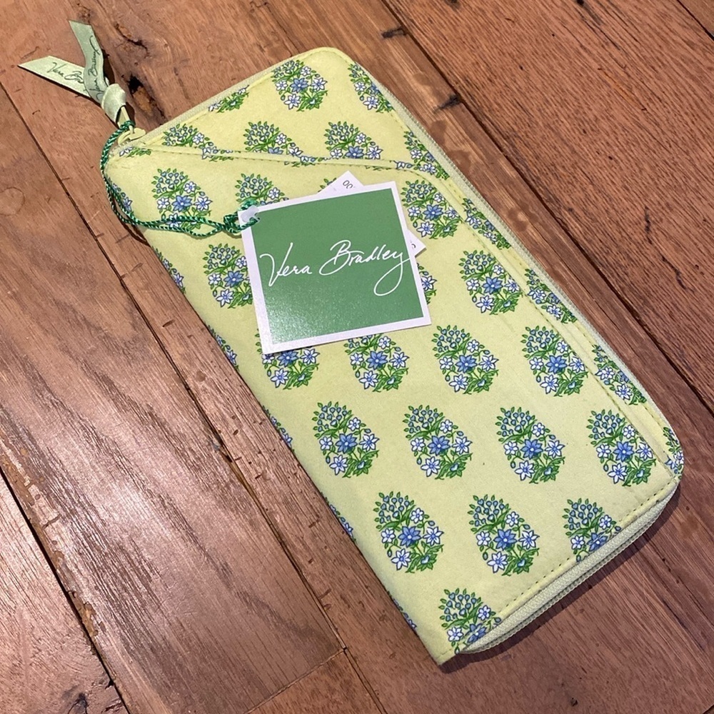 Vera Bradley Retired Citrus & Elephant Travel Organizer Wallet NWT
